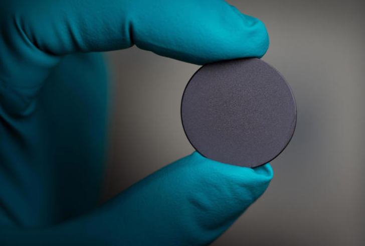 Ultra pure semiconductors made in space